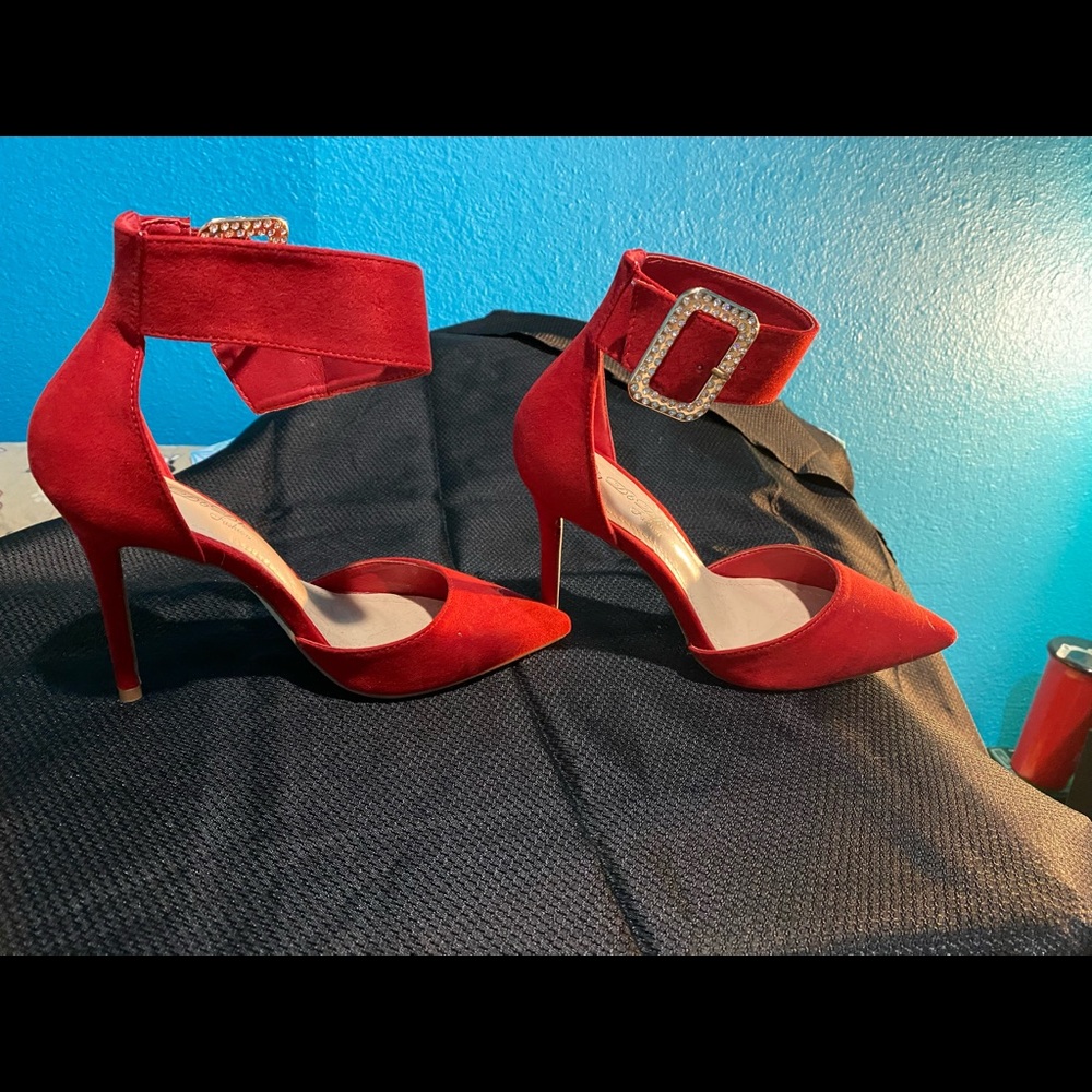 Red heels - Picture 3 of 3